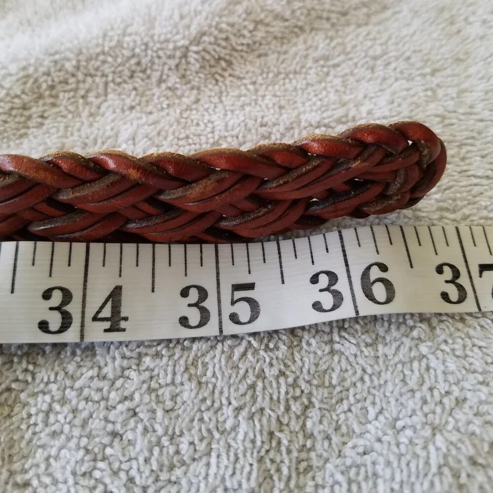 LIZ CLAIBOURNE COLLECTIVES BRAIDED LEATHER BELT-BROW BUCKLE, SIZE M/M